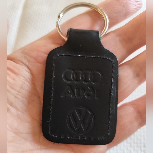 4/$20💥Audi KeyChain - Picture 2 of 3